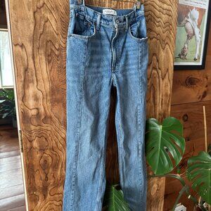 Like-New Abercrombie & Fitch Ultra High Rise '90s Straight Jean, Women's Size 2